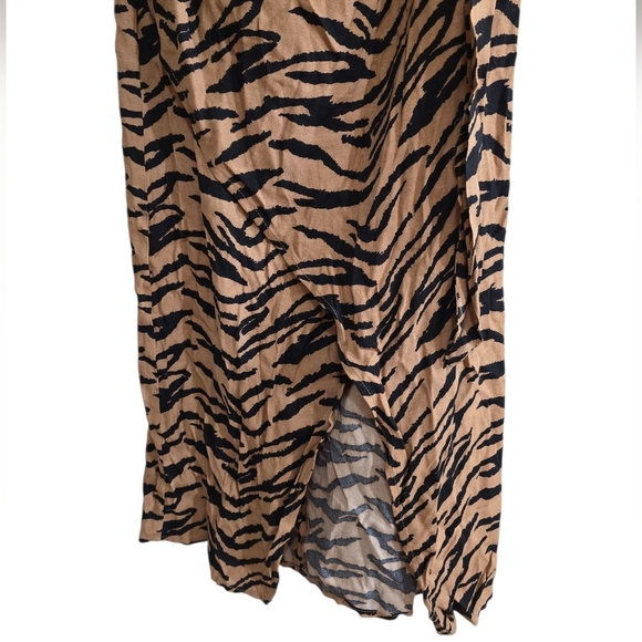 Reformation Maurita Rajah Wrap Skirt Midi Dress Size 0 Tiger Stripe - Picture 8 of 13